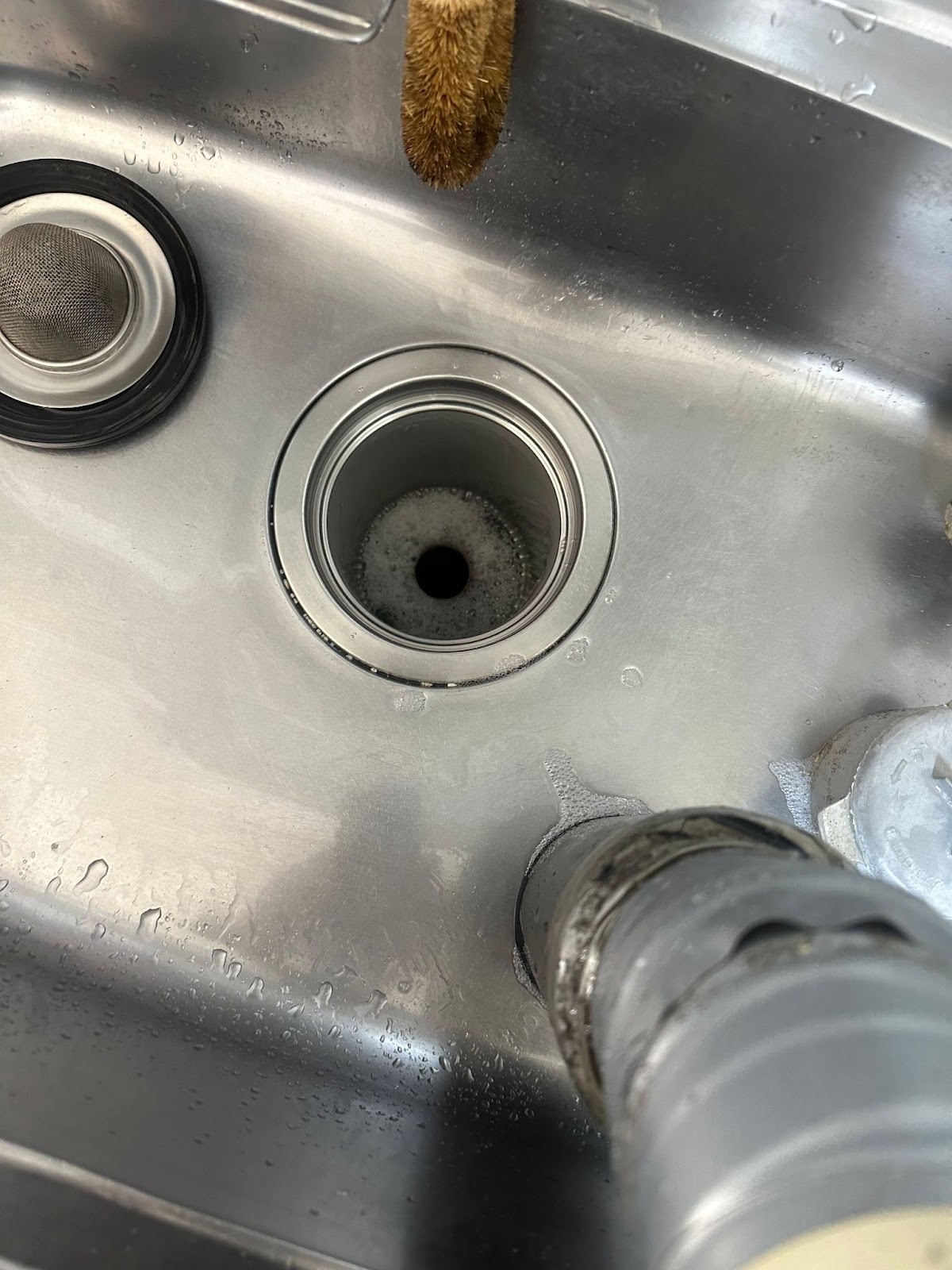 高知市でキッチン排水口トラブル