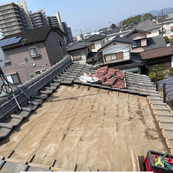 原因不明の雨漏り、諦めないでください！散水調査で発生源を特定します。
