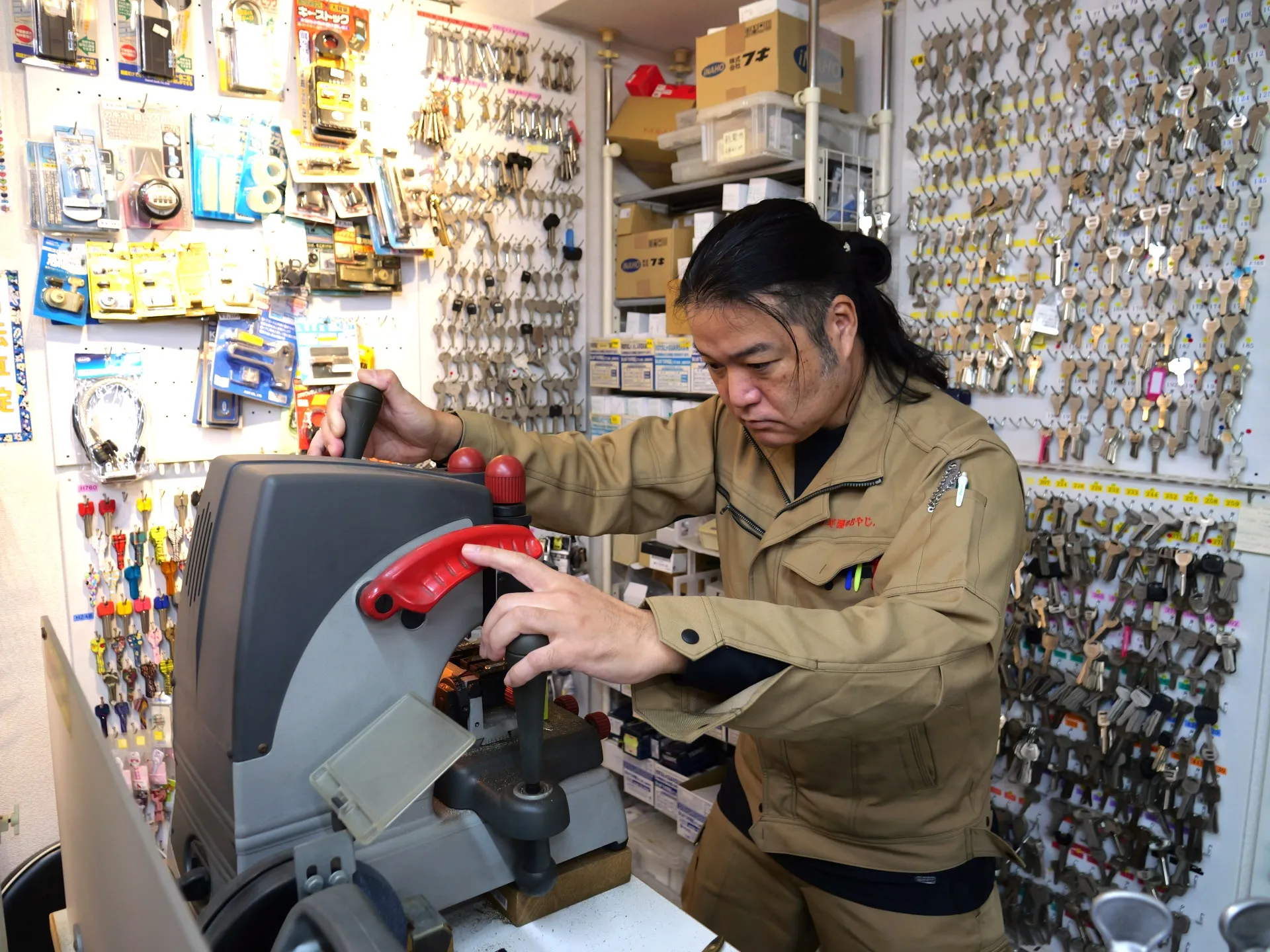 カギ屋のおやじ